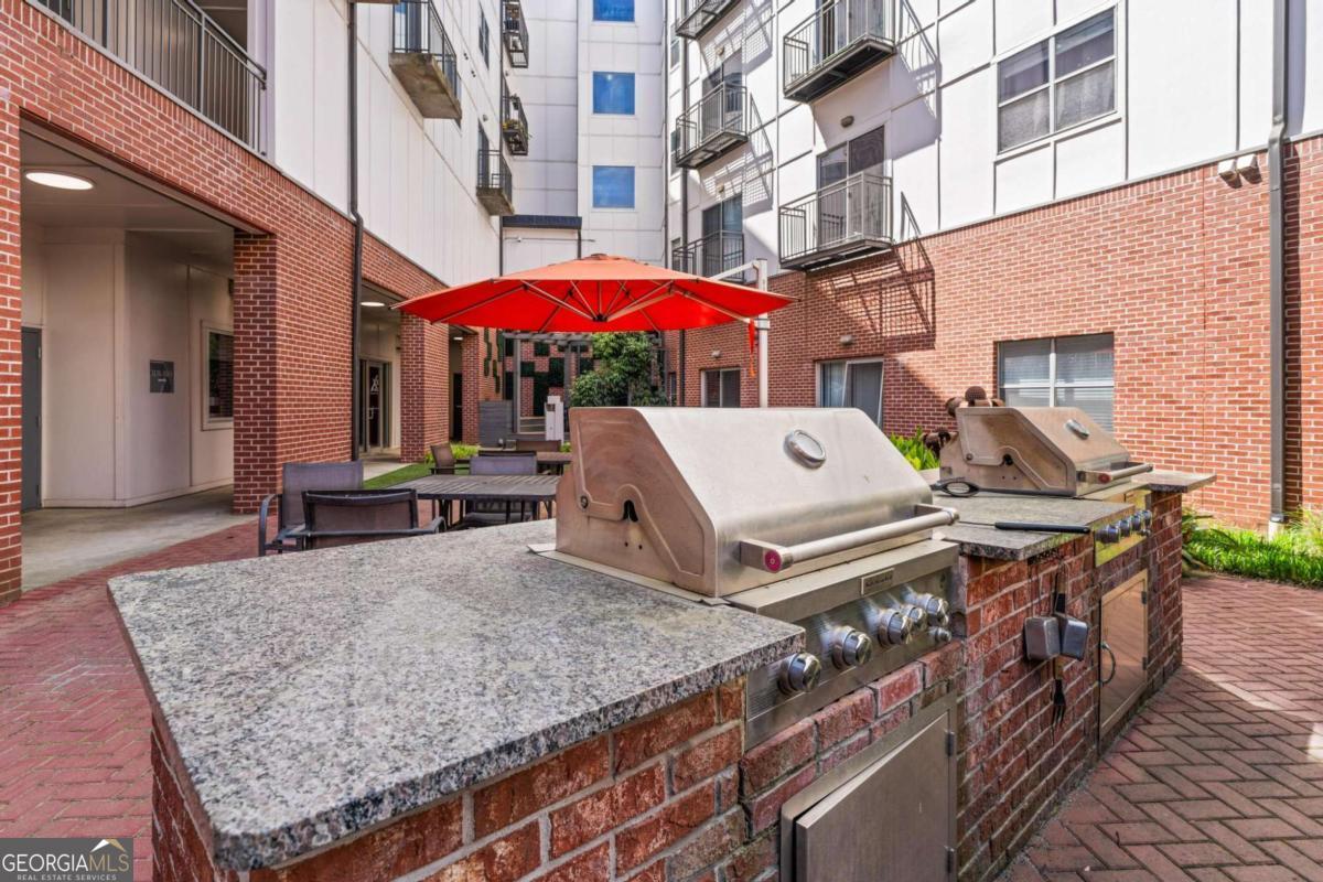 200 N Highland Avenue # 102