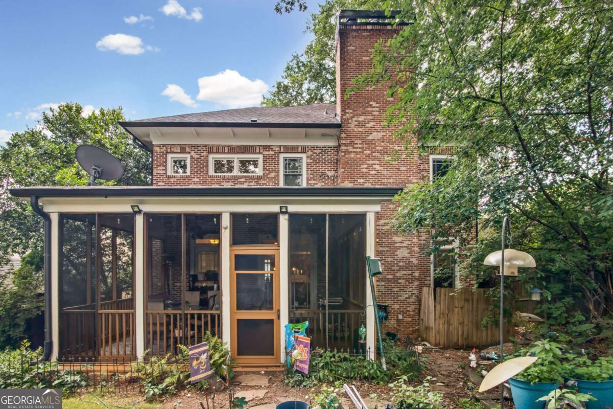 1110 Univerisity Drive NE