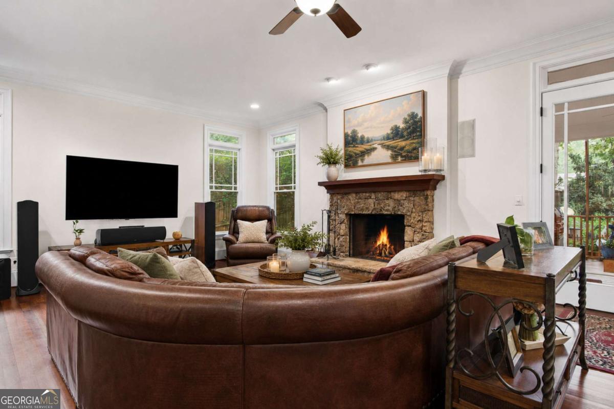 1110 Univerisity Drive NE