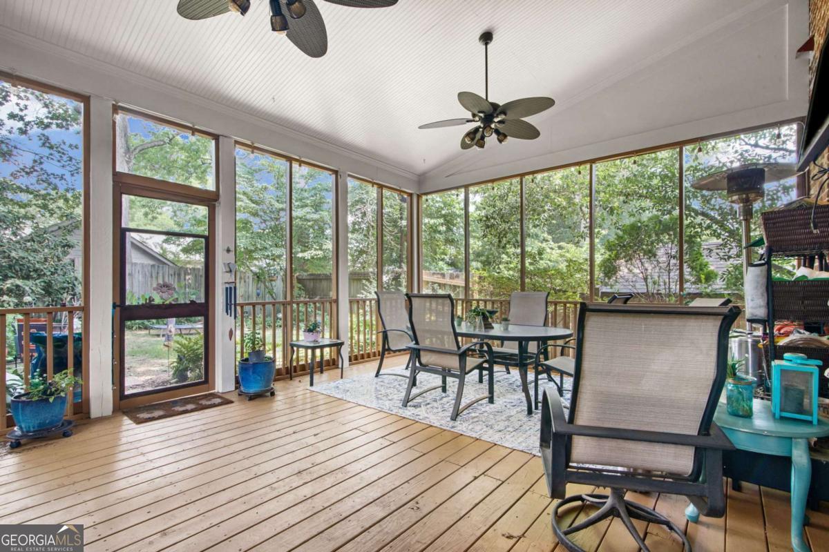1110 Univerisity Drive NE