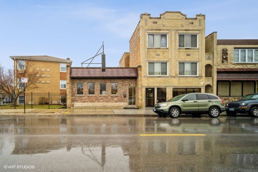 5747 W Higgins Avenue