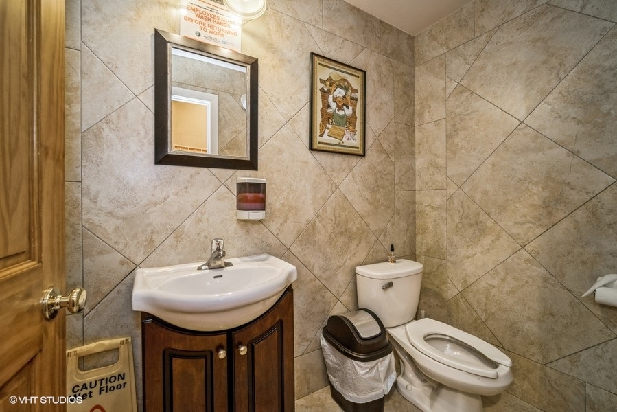 5747 W Higgins Avenue