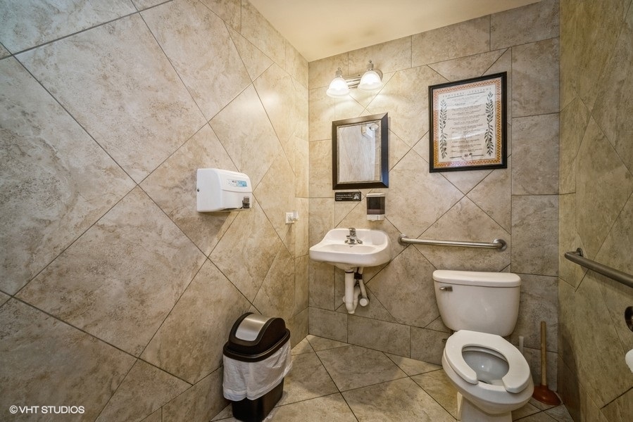 5747 W Higgins Avenue