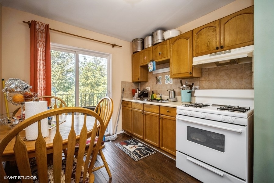 1747 W Chariot Court