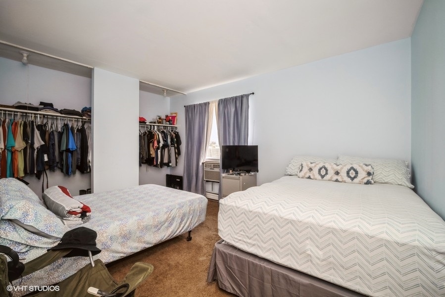 1747 W Chariot Court