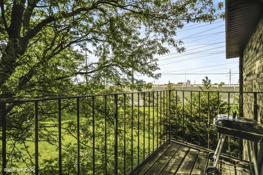 1747 W Chariot Court