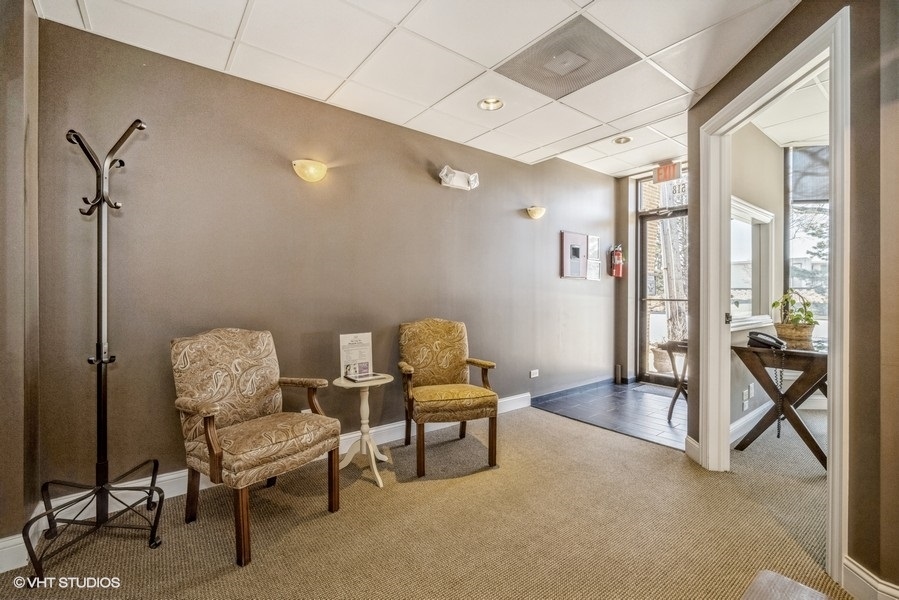 518 E Northwest Highway