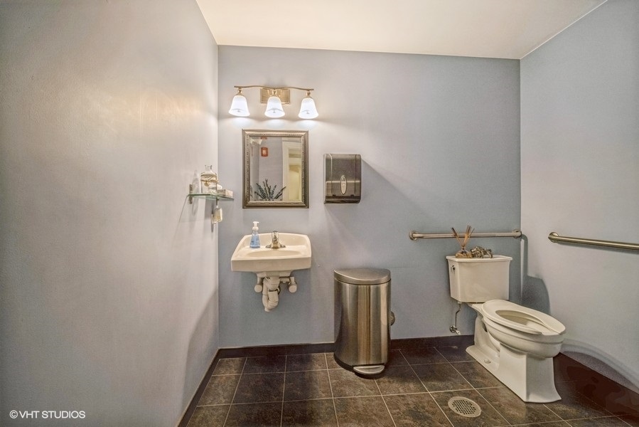 518 E Northwest Highway