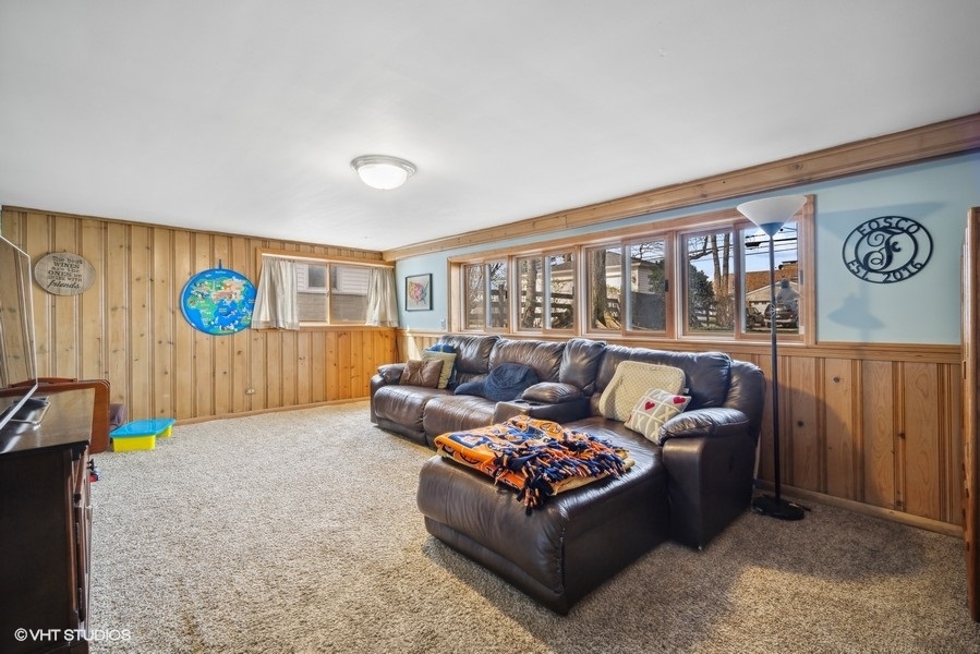 112 N Broadway Avenue