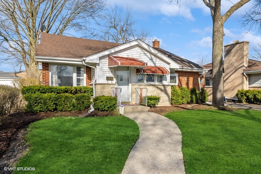 112 N Broadway Avenue