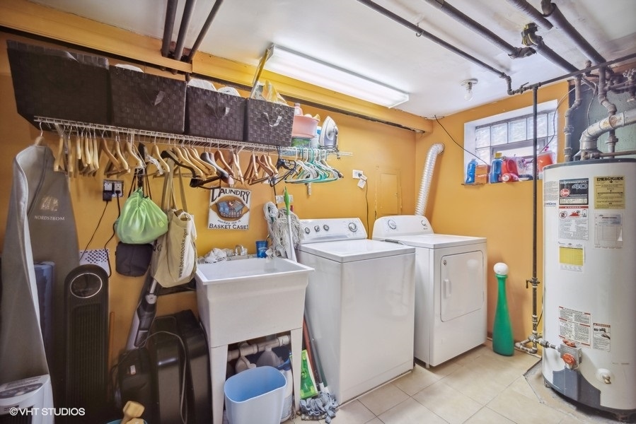 112 N Broadway Avenue