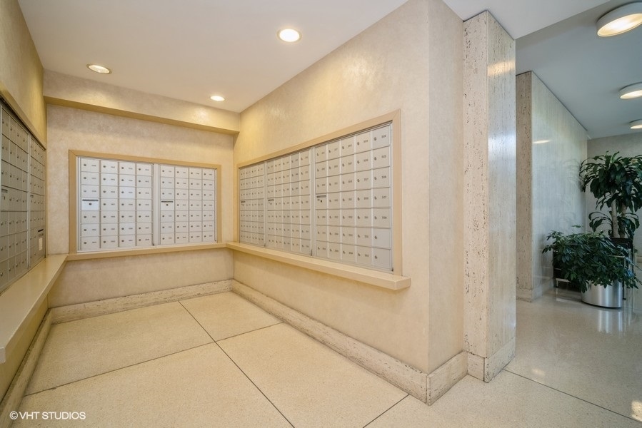 70 W Burton Place Unit: 907