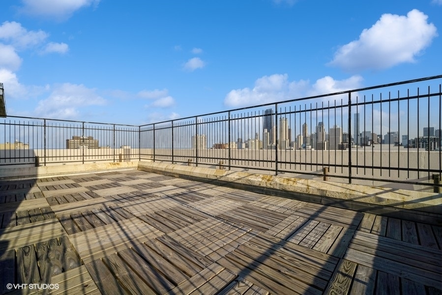 70 W Burton Place Unit: 907