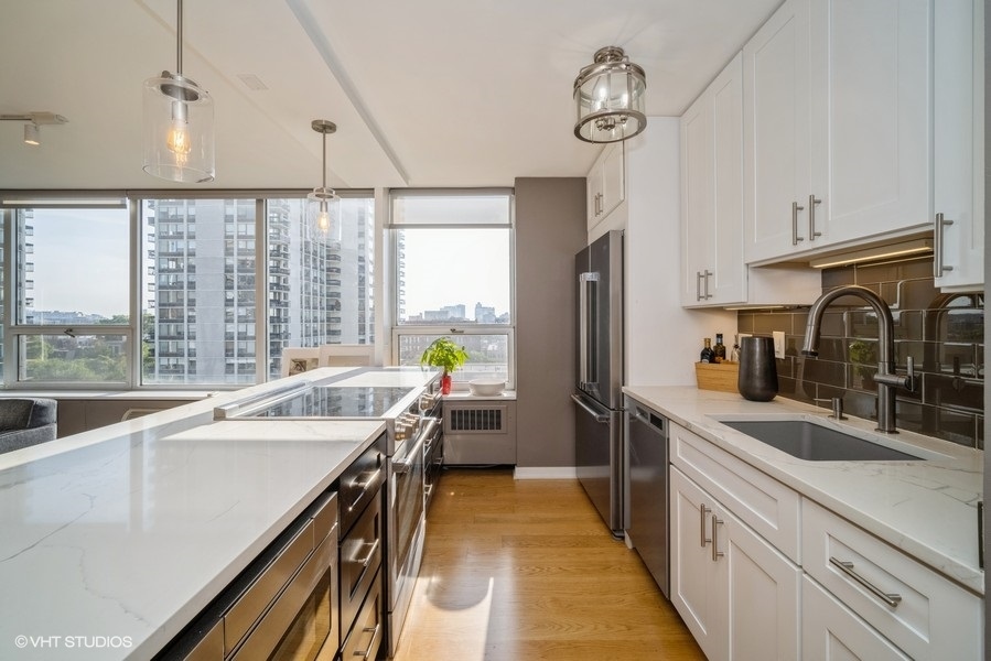 70 W Burton Place Unit: 907