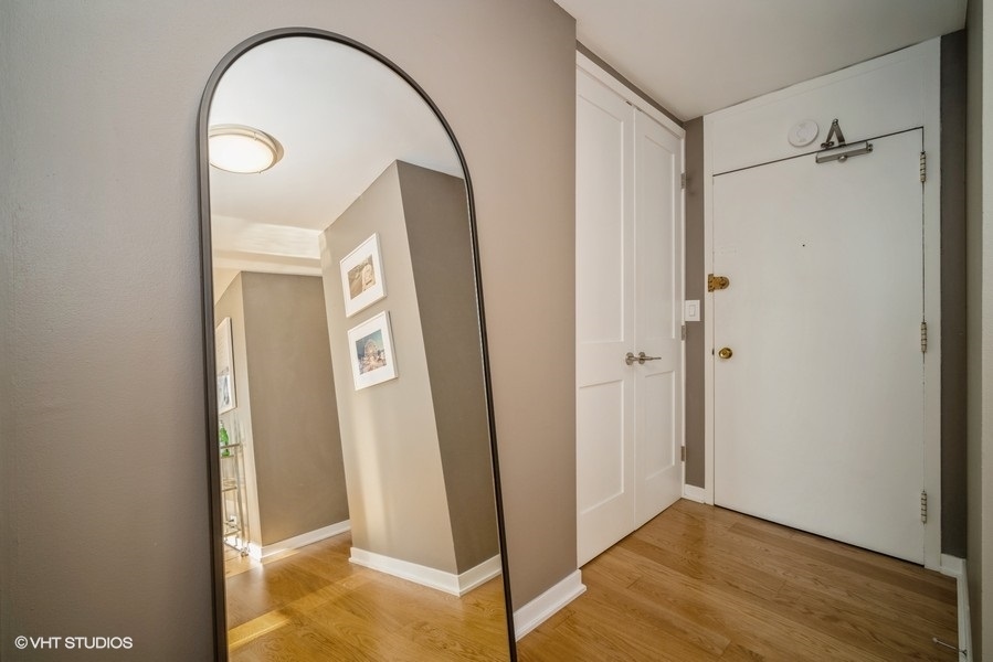 70 W Burton Place Unit: 907