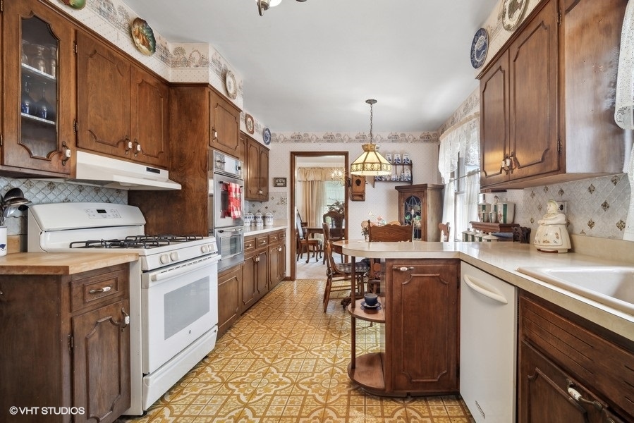 7655 Le Claire Avenue