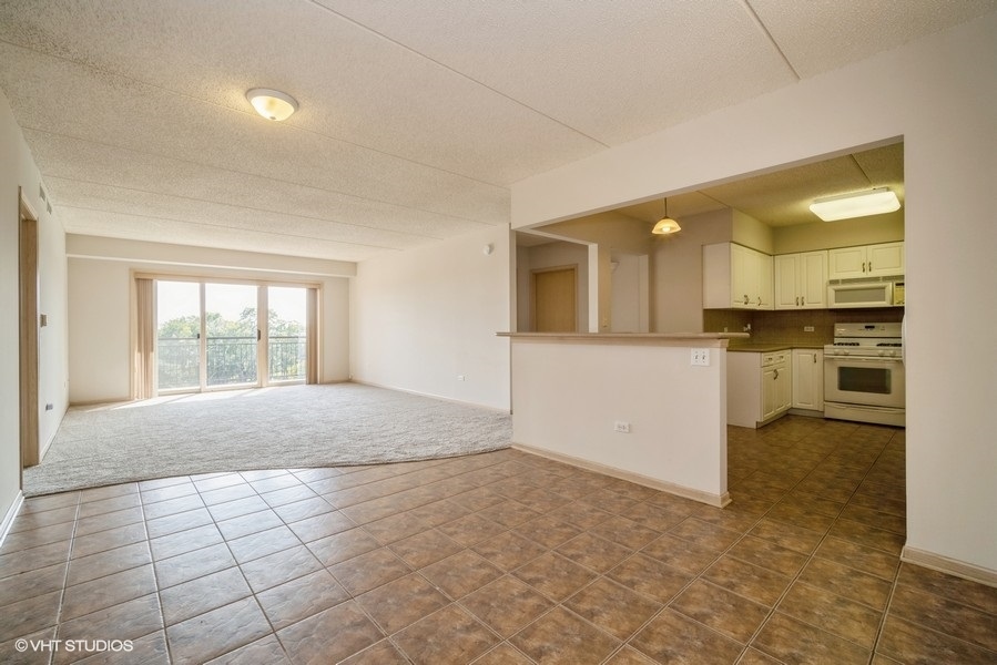 5555 N CUMBERLAND Avenue Unit: 706