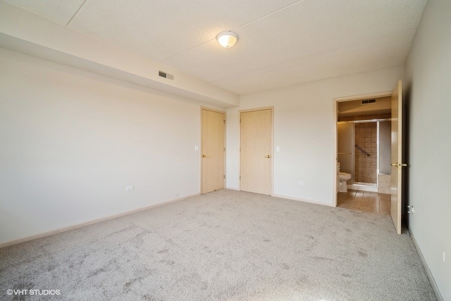 5555 N CUMBERLAND Avenue Unit: 706