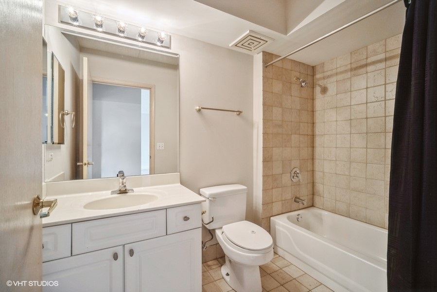 5555 N CUMBERLAND Avenue Unit: 706