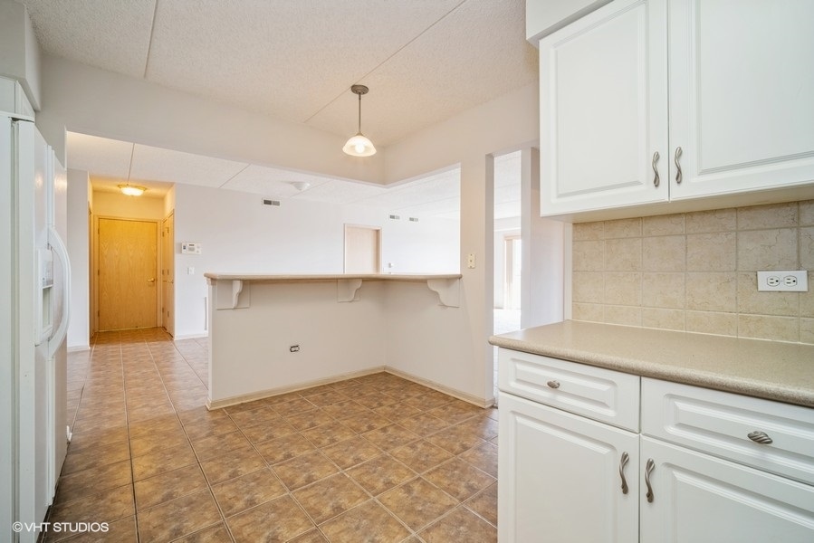 5555 N CUMBERLAND Avenue Unit: 706