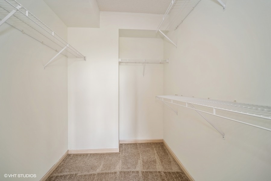 5555 N CUMBERLAND Avenue Unit: 706