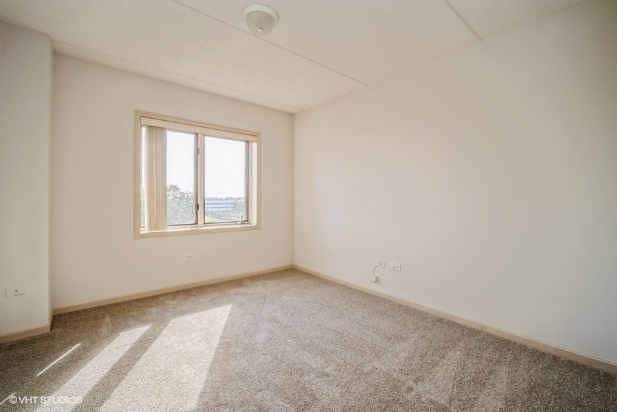 5555 N CUMBERLAND Avenue Unit: 706