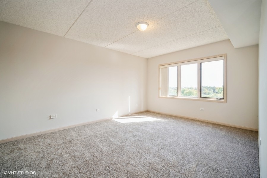 5555 N CUMBERLAND Avenue Unit: 706