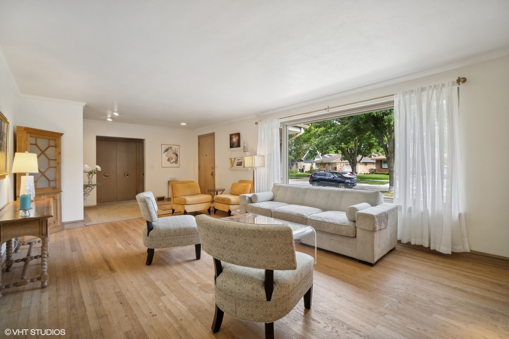 2001 Woodland Avenue