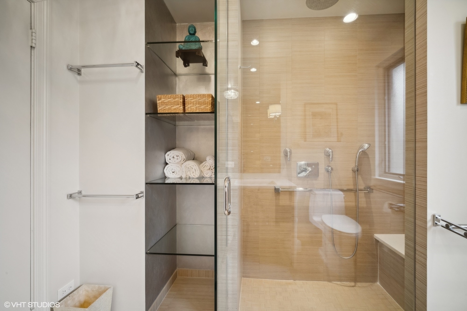 2001 Woodland Avenue