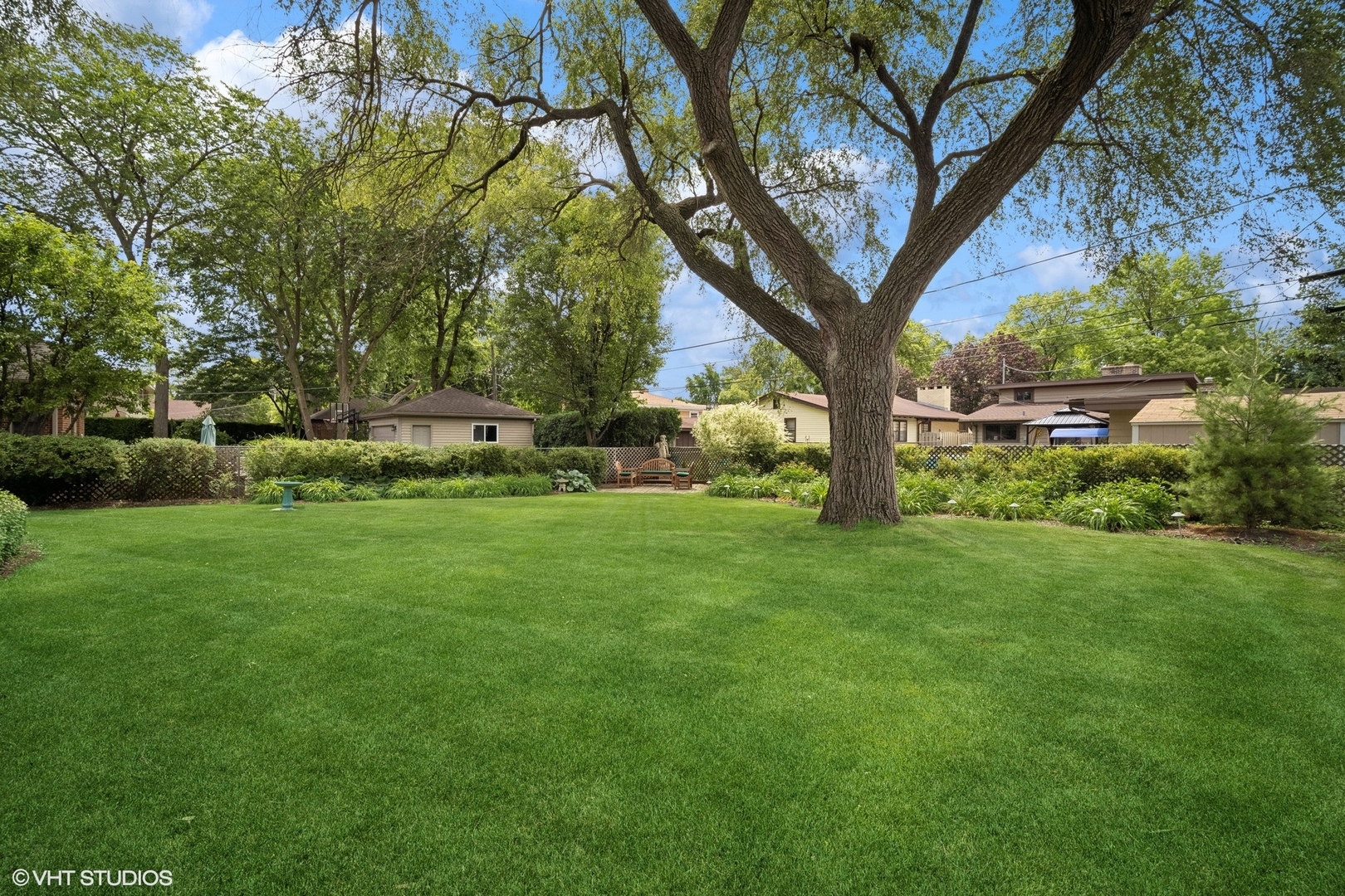 2001 Woodland Avenue