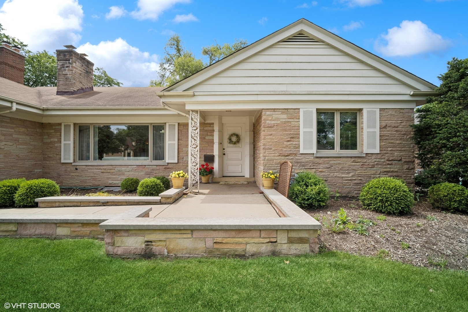 2001 Woodland Avenue