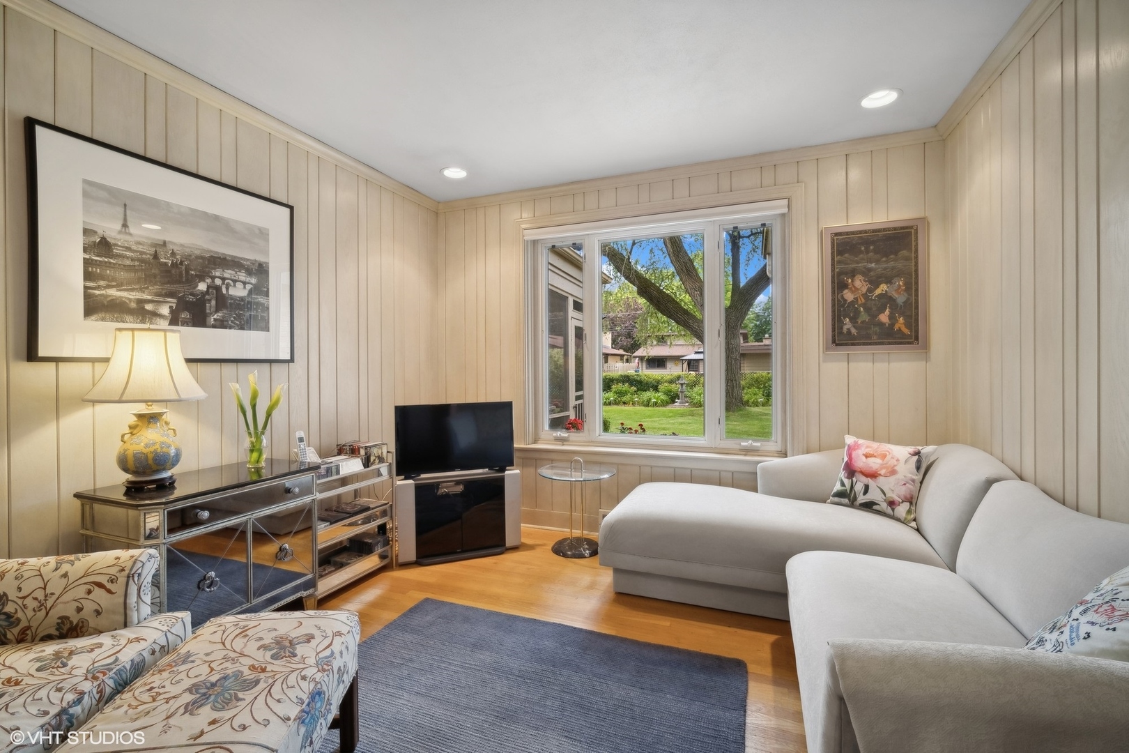 2001 Woodland Avenue