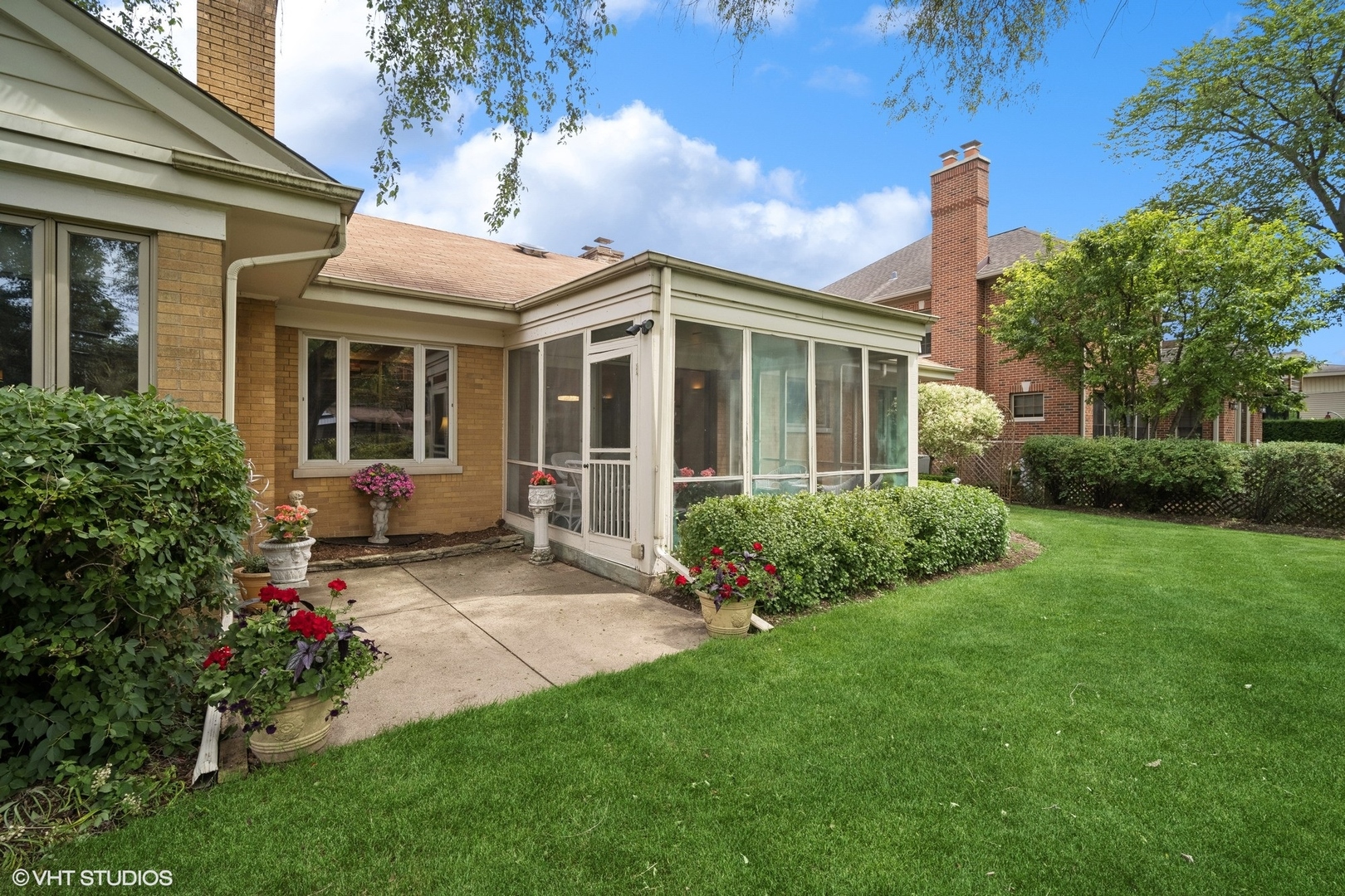 2001 Woodland Avenue