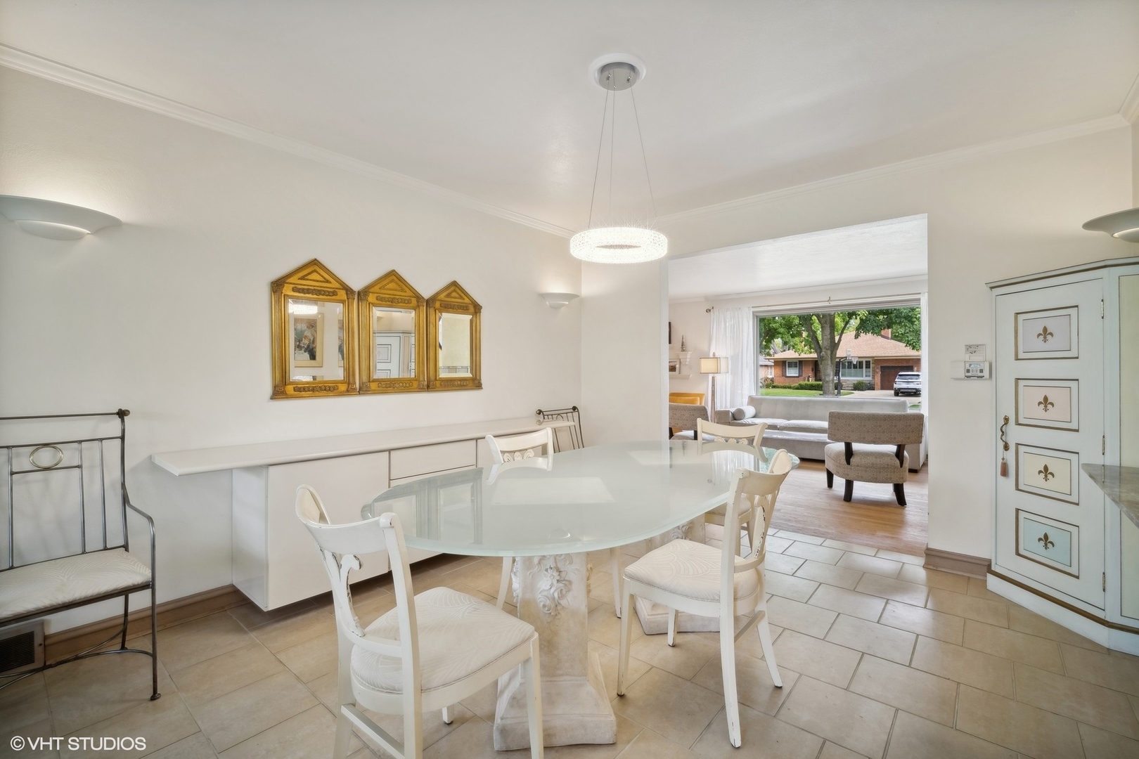 2001 Woodland Avenue