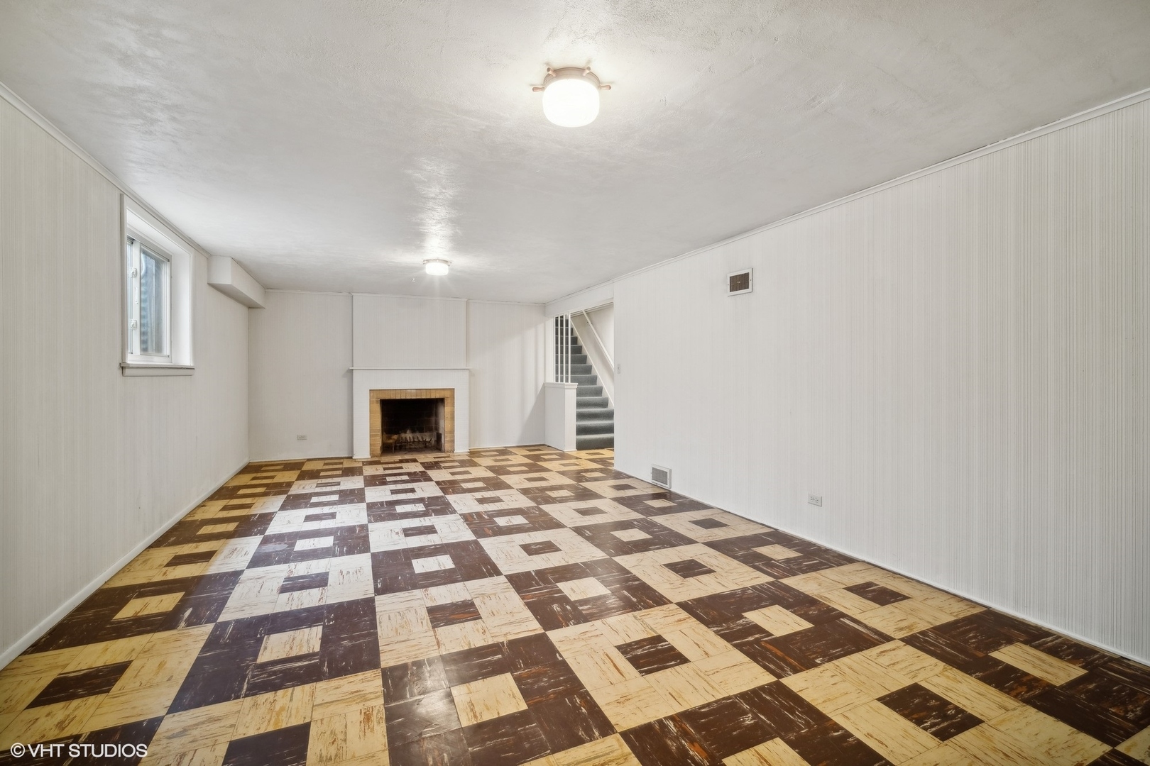 2001 Woodland Avenue