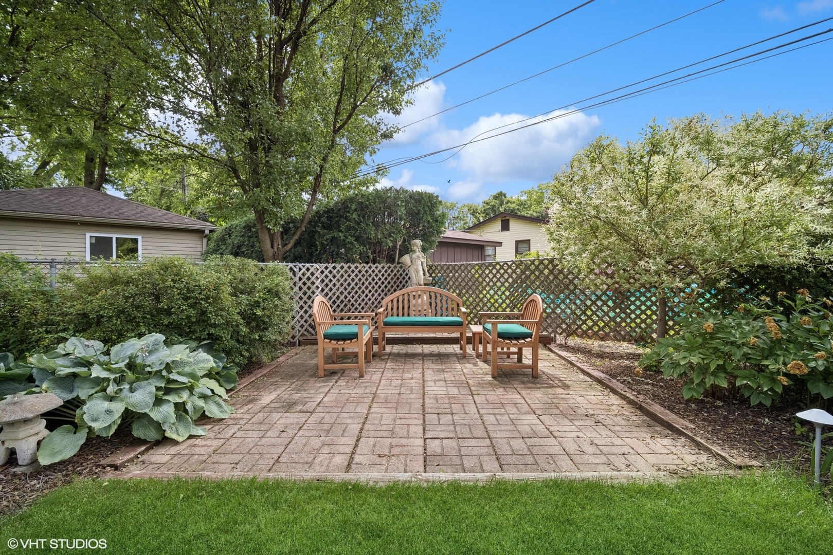 2001 Woodland Avenue