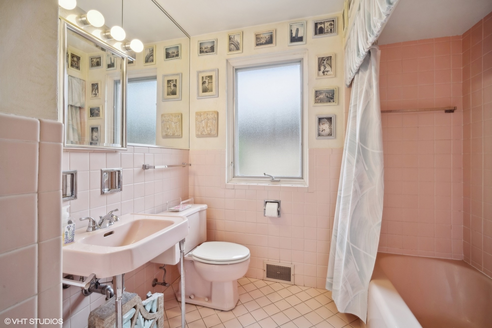 2001 Woodland Avenue