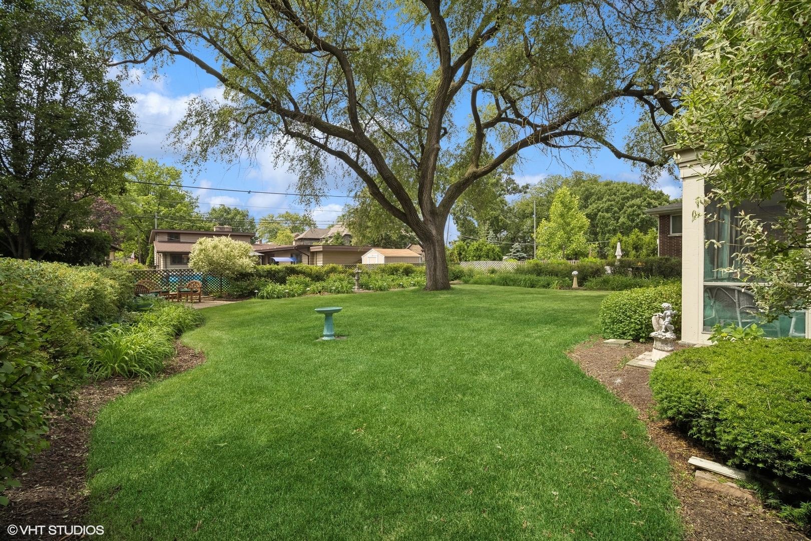 2001 Woodland Avenue