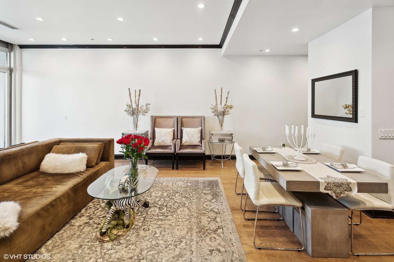 333 N Canal Street Unit: 1706