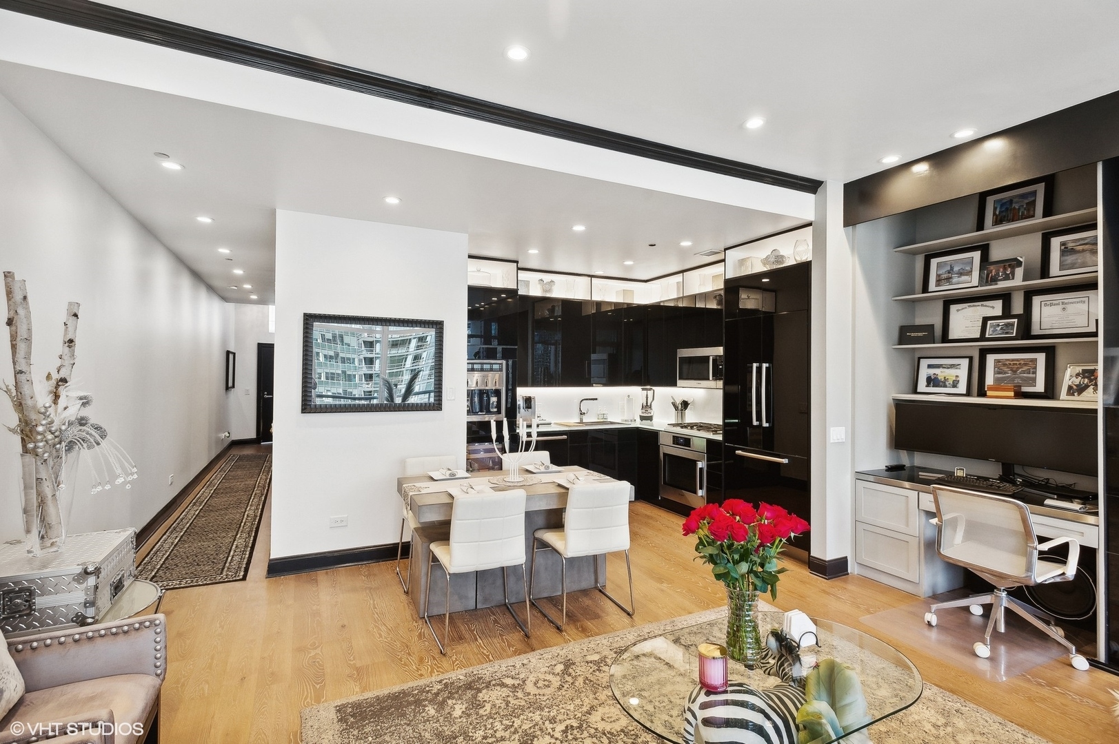 333 N Canal Street Unit: 1706