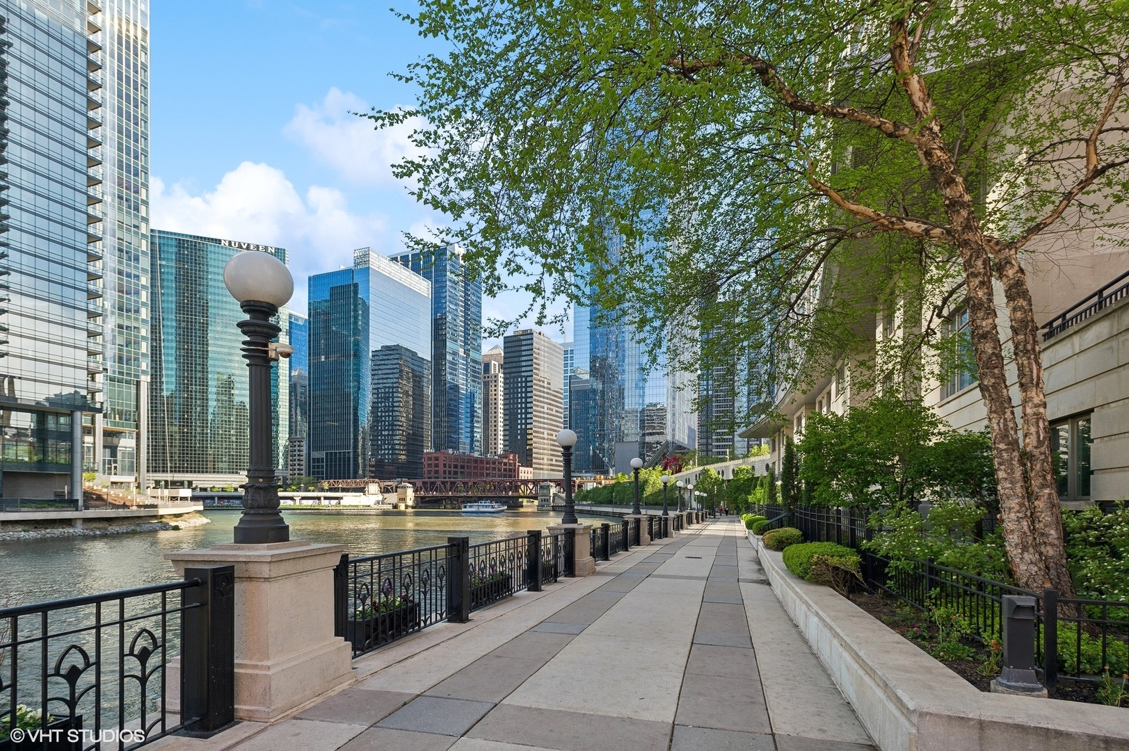 333 N Canal Street Unit: 1706