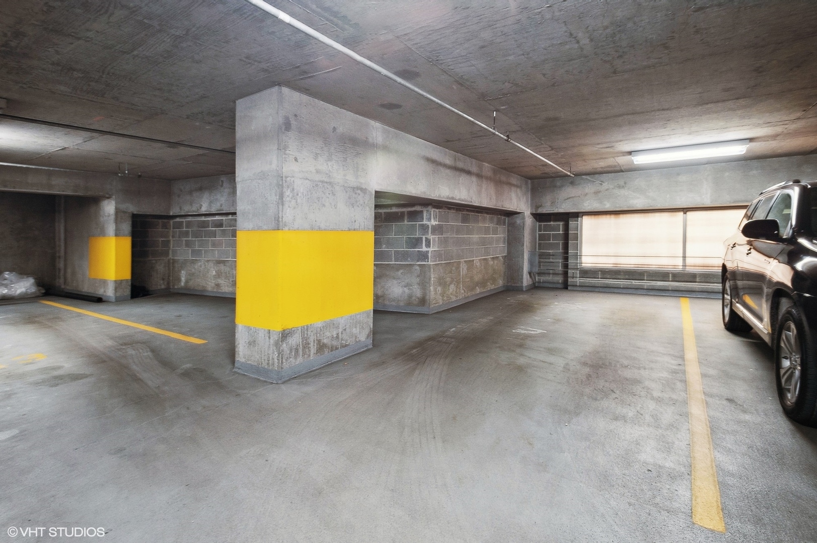 333 N Canal Street Unit: 1706