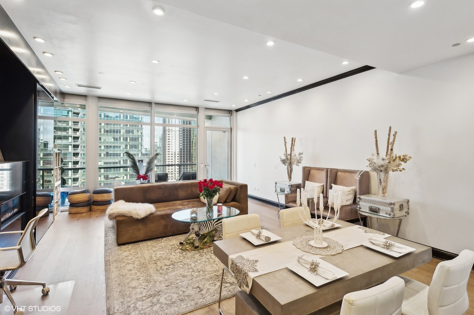 333 N Canal Street Unit: 1706