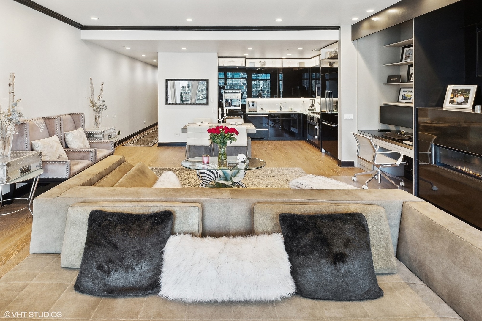 333 N Canal Street Unit: 1706