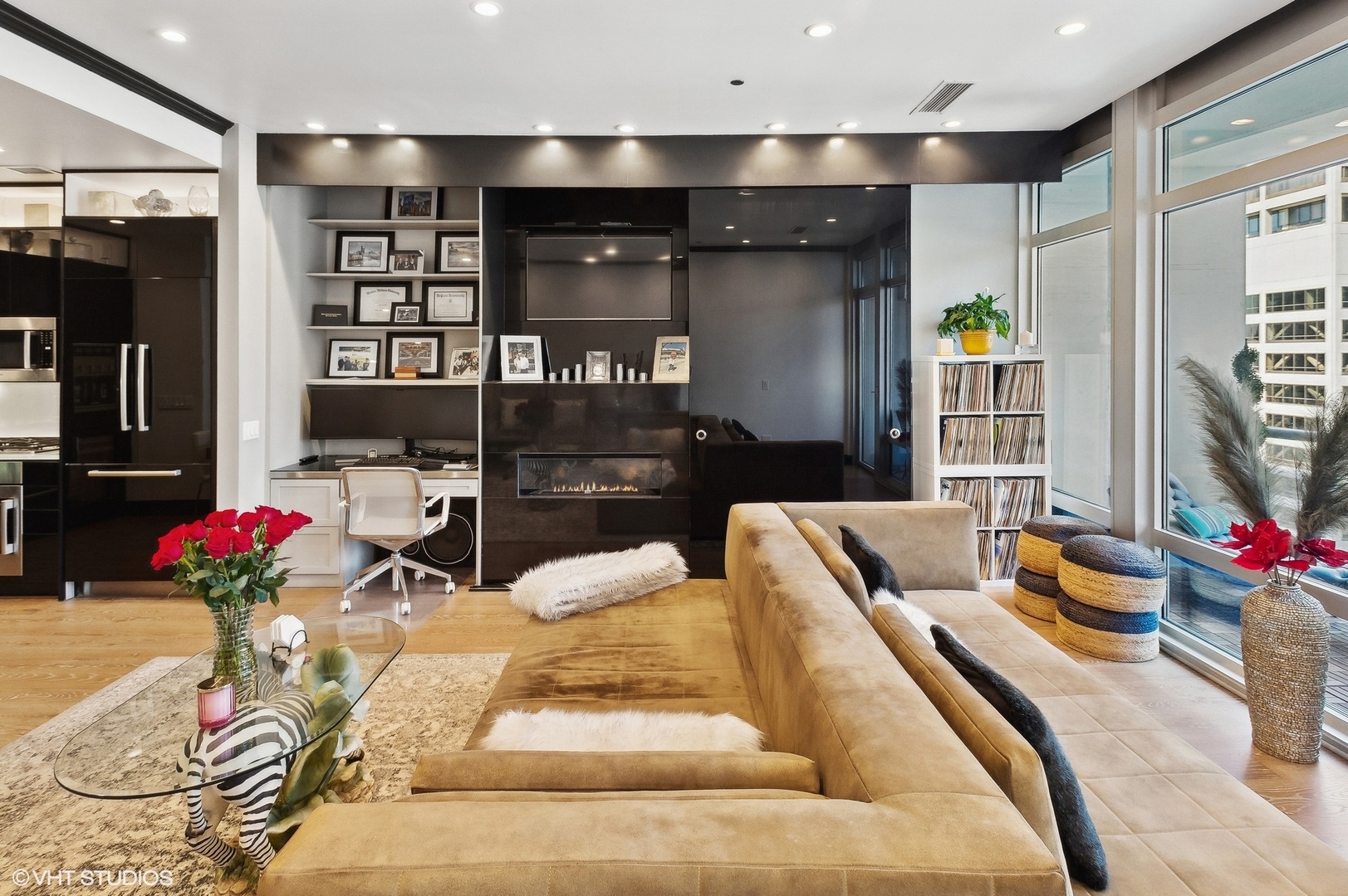 333 N Canal Street Unit: 1706