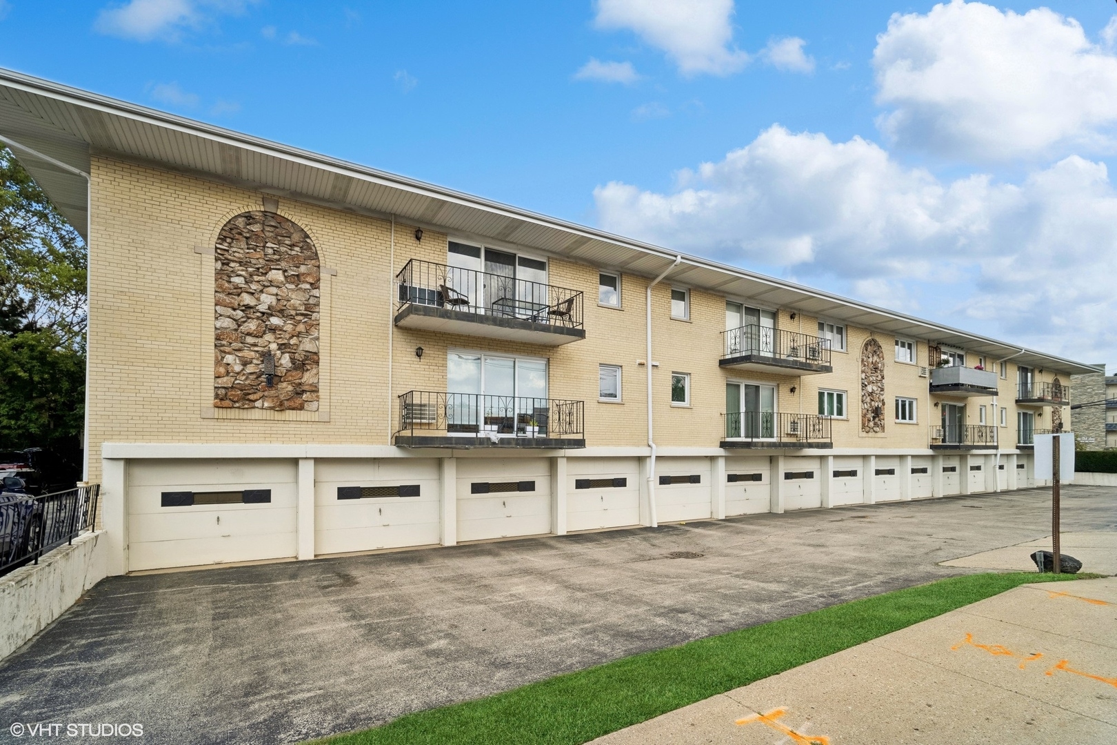 2 N Dee Road Unit: 103