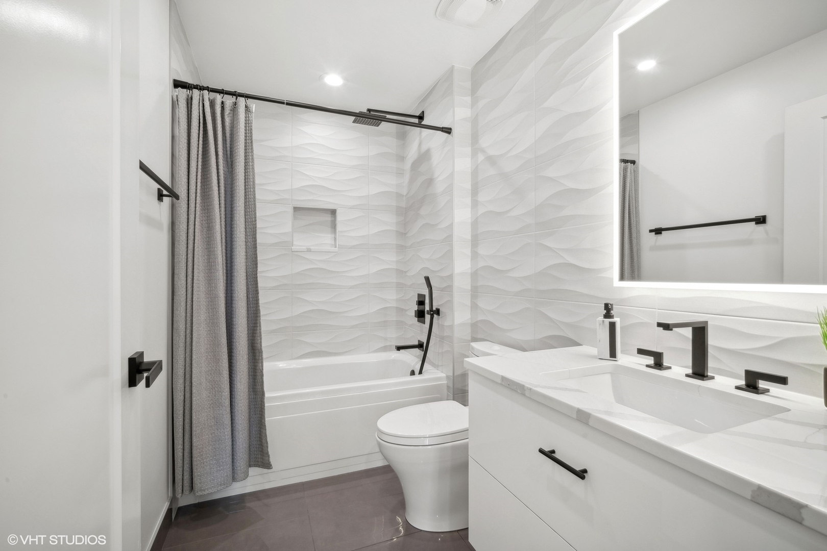 40 E Northwest Highway Unit: 316