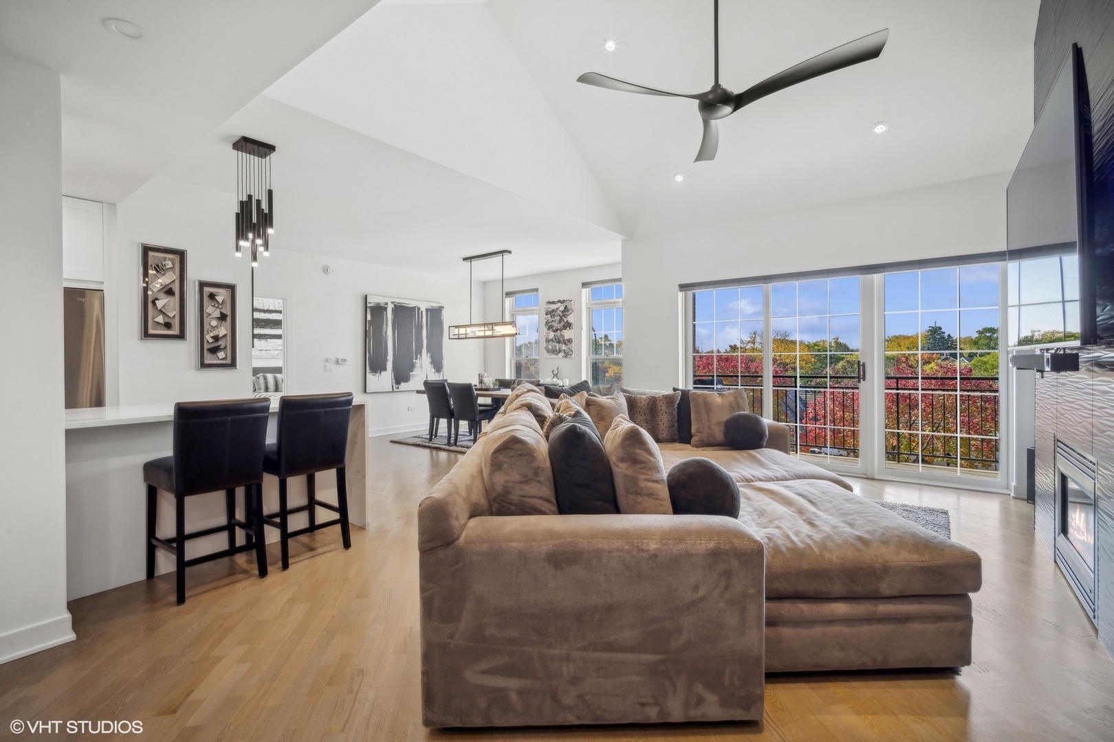 40 E Northwest Highway Unit: 316