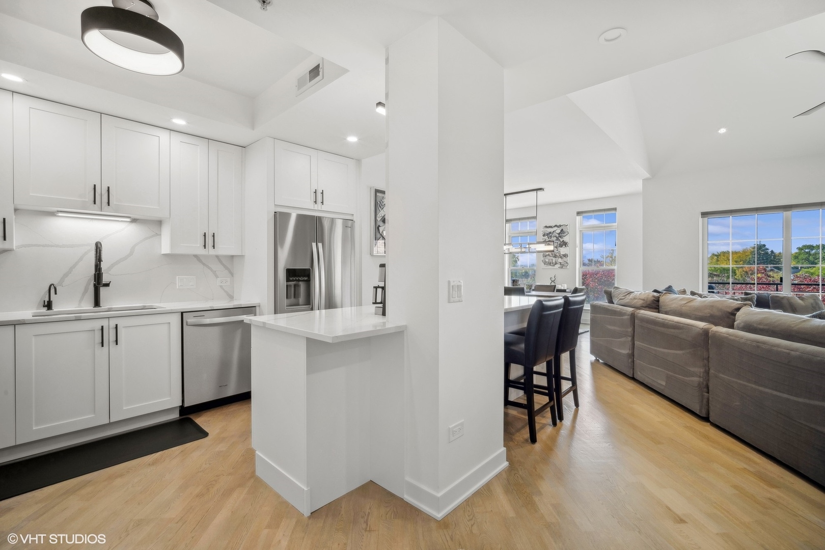 40 E Northwest Highway Unit: 316