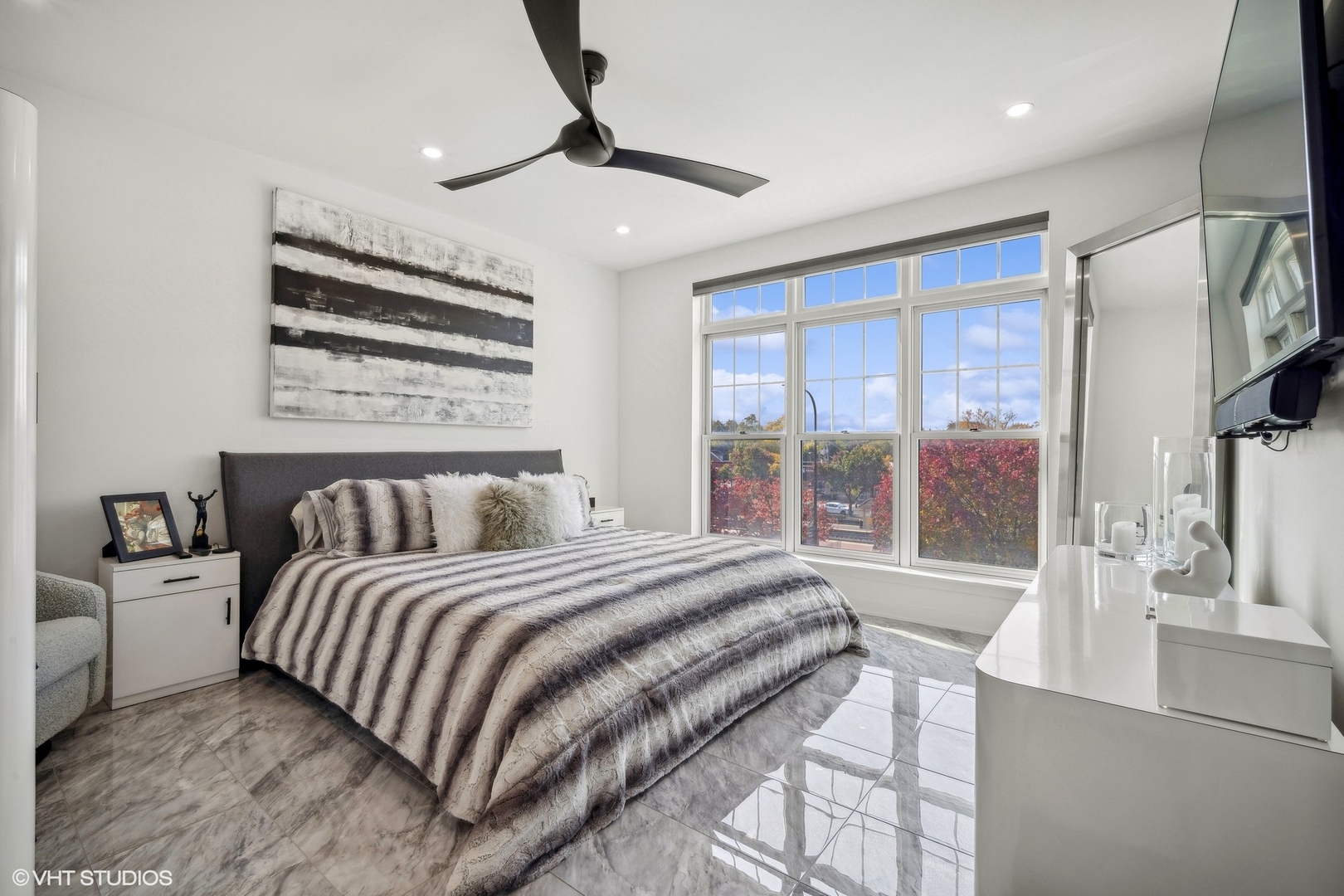 40 E Northwest Highway Unit: 316